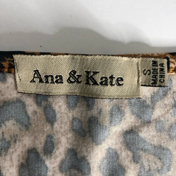 Ana & Kate sleeveless leopard top.  Size small - Picture 3 of 4